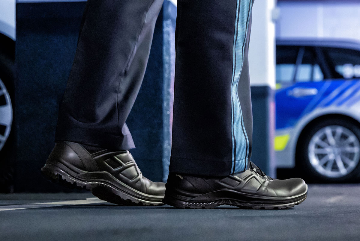 Sicherheitsstiefel, Schuhwerk, Schwarze Schuhe, Gummisohle, Schnürung