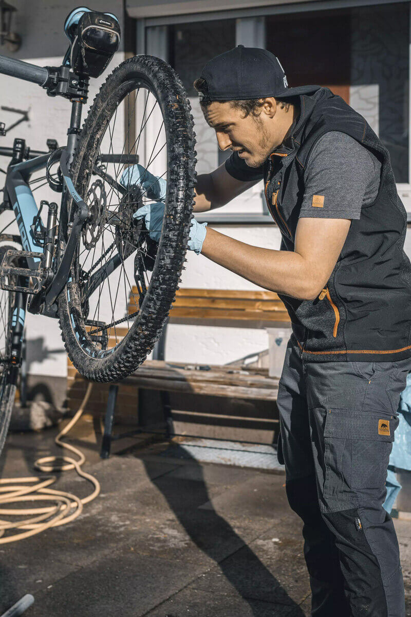 Reifen, Rad, Erwachsener, Mann, Person