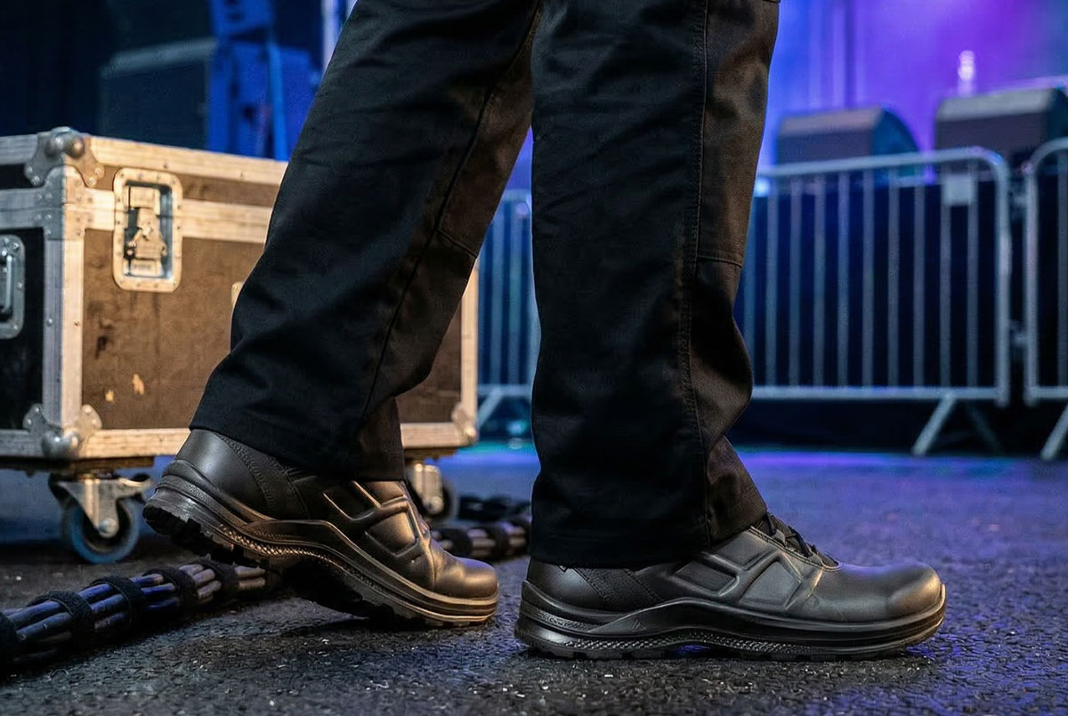 Schuhwerk,  Sneaker,  Sicherheitsschuhe,  Glatteis-Absatz?,  Stahlkappe?