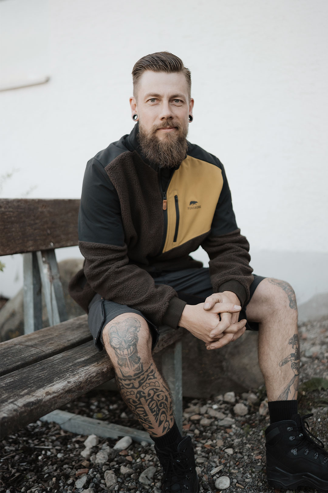 Person, Sitzend, Tätowierung, Erwachsener, Mann